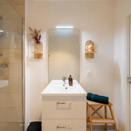 Familial 5 Min 30 Min Paris Apartment